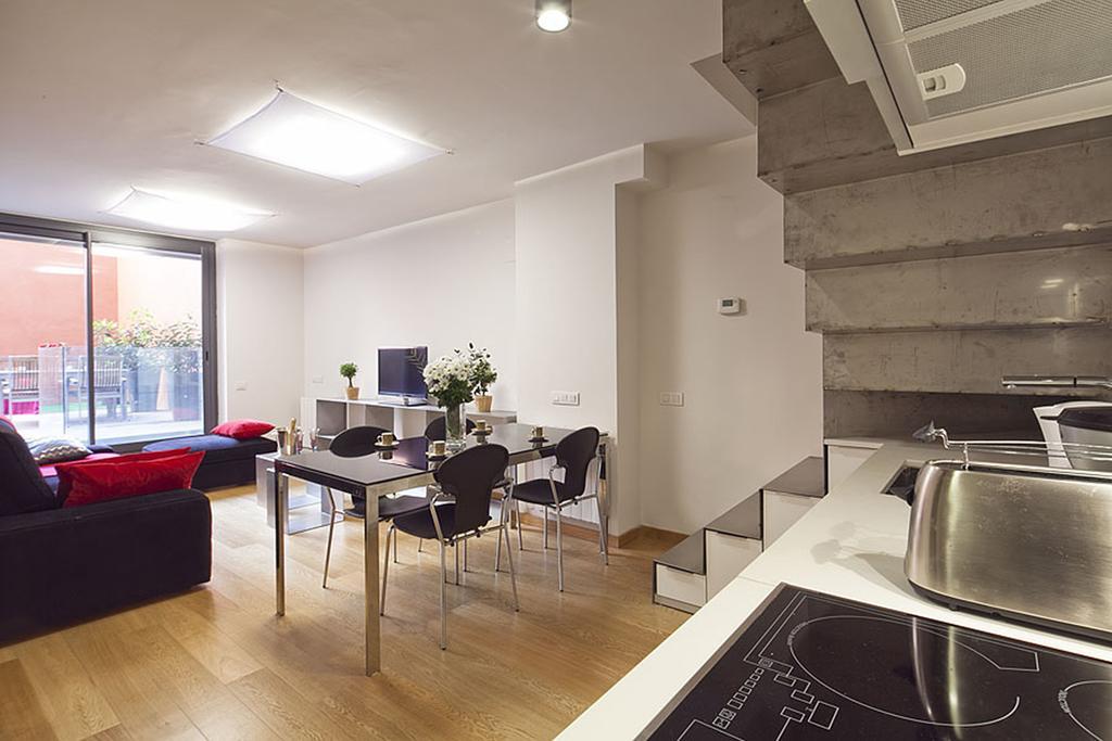 Apartment Barcelona Rentals - Pool Terrace In City Center المظهر الخارجي الصورة