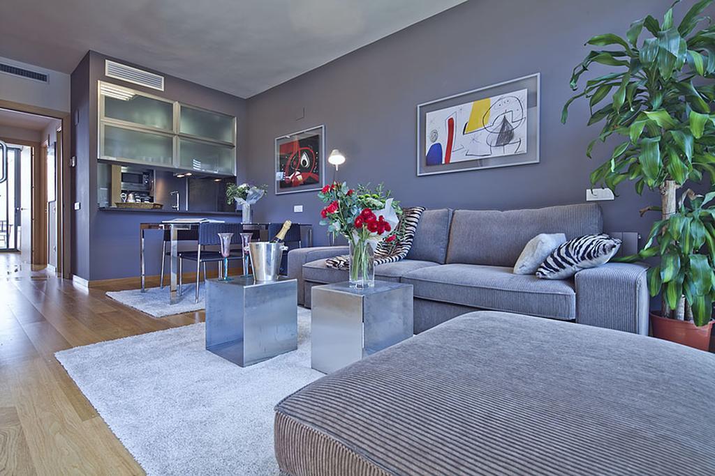 Apartment Barcelona Rentals - Pool Terrace In City Center المظهر الخارجي الصورة
