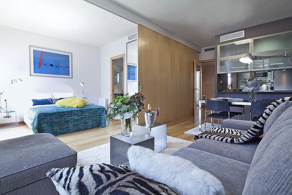 Apartment Barcelona Rentals - Pool Terrace In City Center المظهر الخارجي الصورة